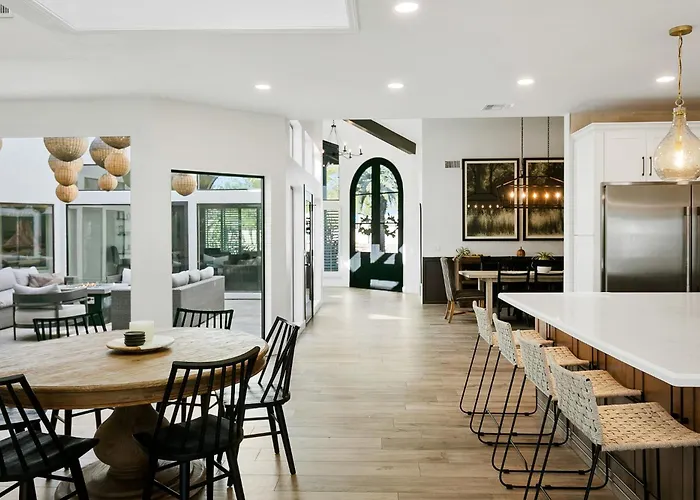Lantern Retreat Holiday home Scottsdale
