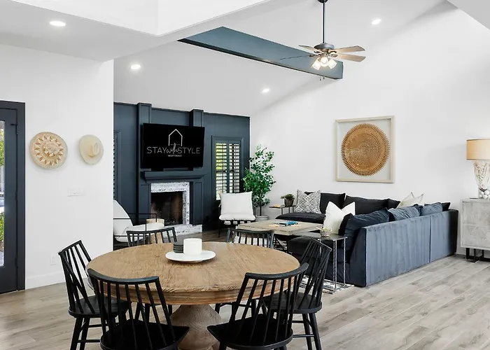 Lantern Retreat Holiday home Scottsdale